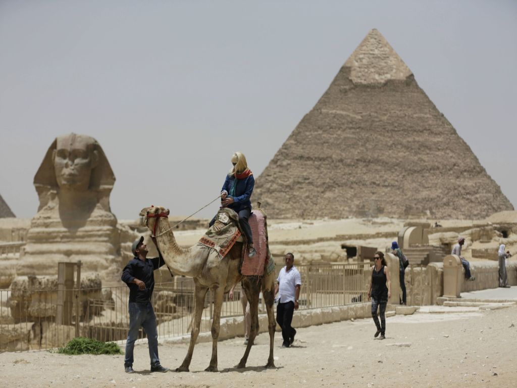 Giza Pyramids Nile Lunch Day Tour from Ain El Sokhna Port
