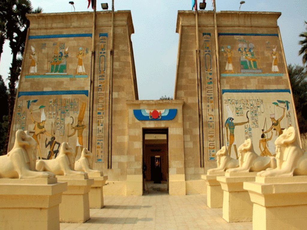 Private Half - Day Tour: Pharaonic Village in Cairo