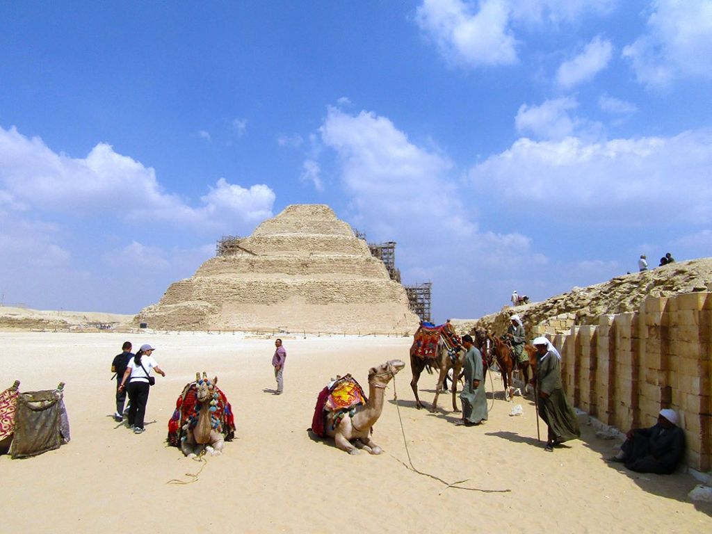 Private Full Day Tour: Great Pyramids & Pyramids at Sakkara & Memphis