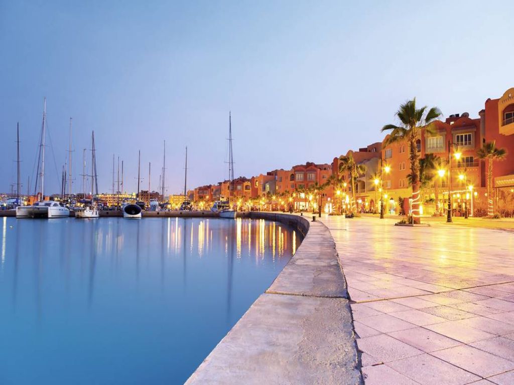 Cairo Luxury Hotel plus Luxor Aswan Luxury Nile cruise and Hurghada