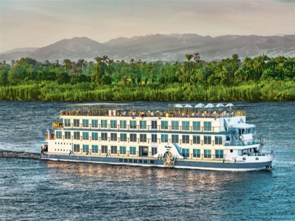 Cairo Pyramids and Luxury Oberoi Philae Easter Nile Cruise