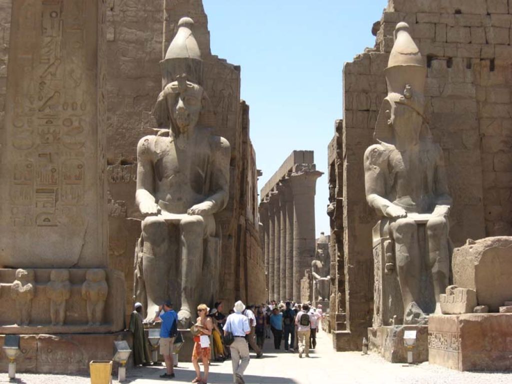 Luxor Private Full Day Tour: Valley of Kings-Hatchepsut-Colossi of Memnon- Karnak/Luxor Temples