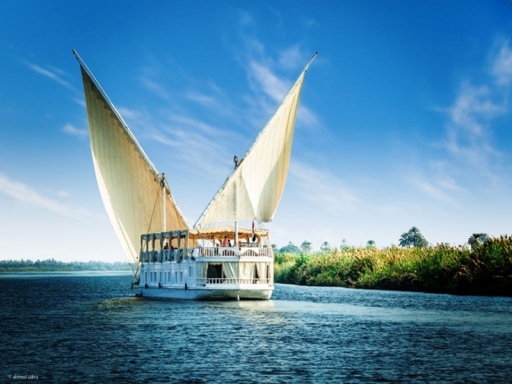 MS Amoura Dahabiya Nile Cruise 4 Days