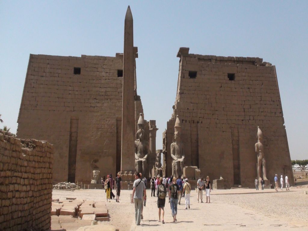 Private Full Day Tour: from Aswan to Luxor